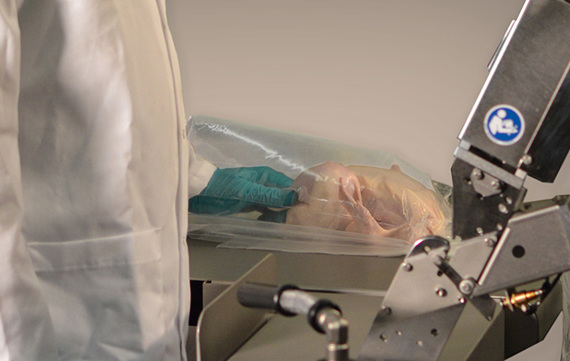 loading-shrink-bag-chicken