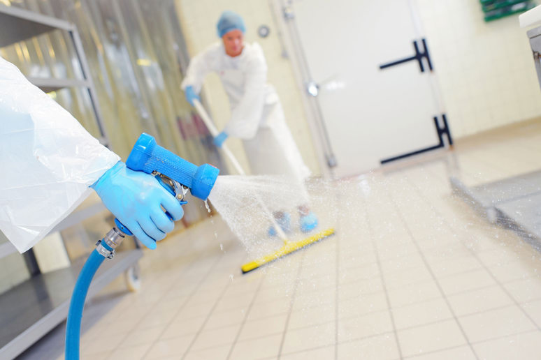 Service KnowHow: Top tips to maximize your freezer uptime with smarter cleaning strategies