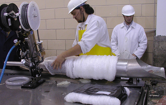 Double-clipper-netted-ham-production